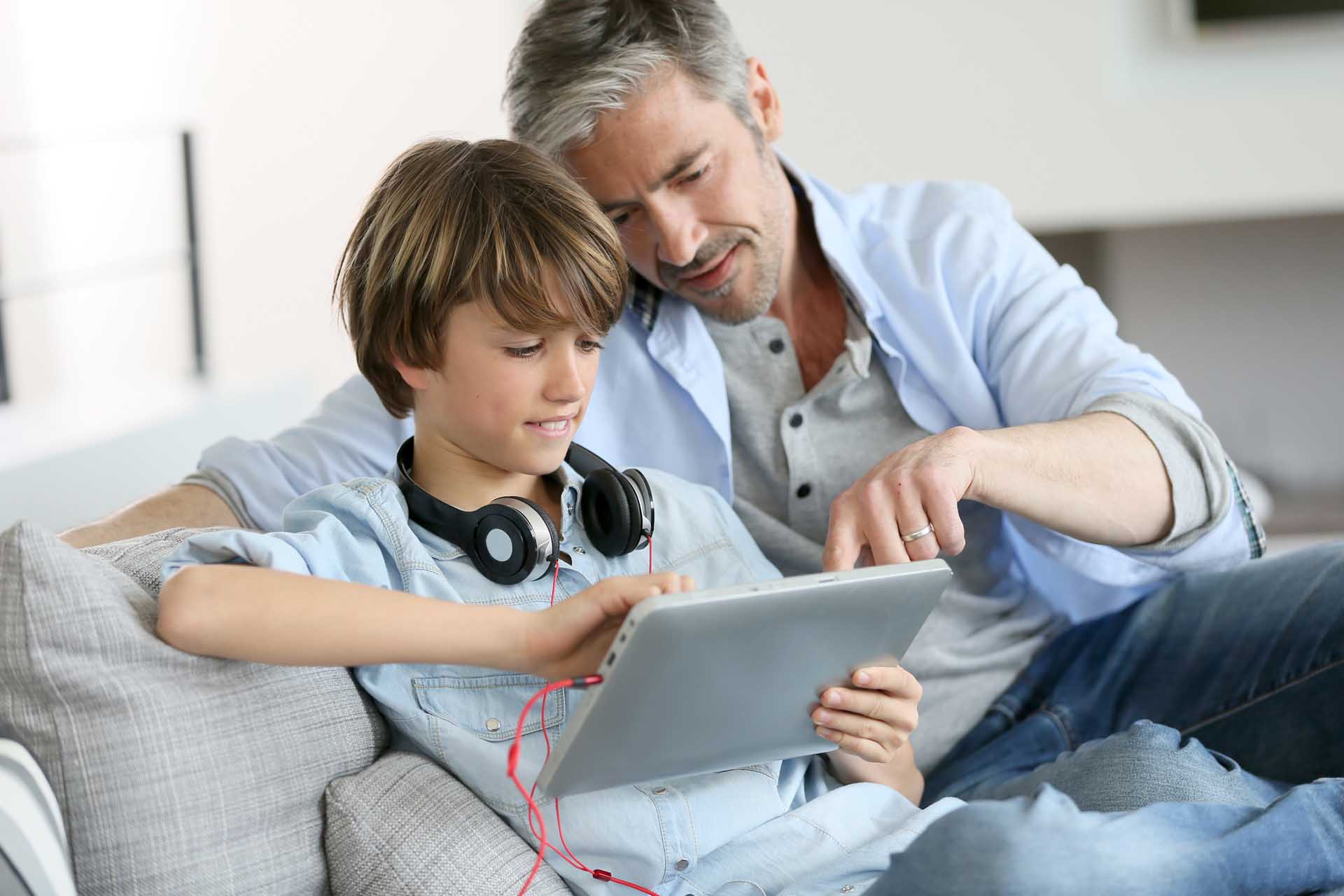 Supporting children and young people with care-experience online ...